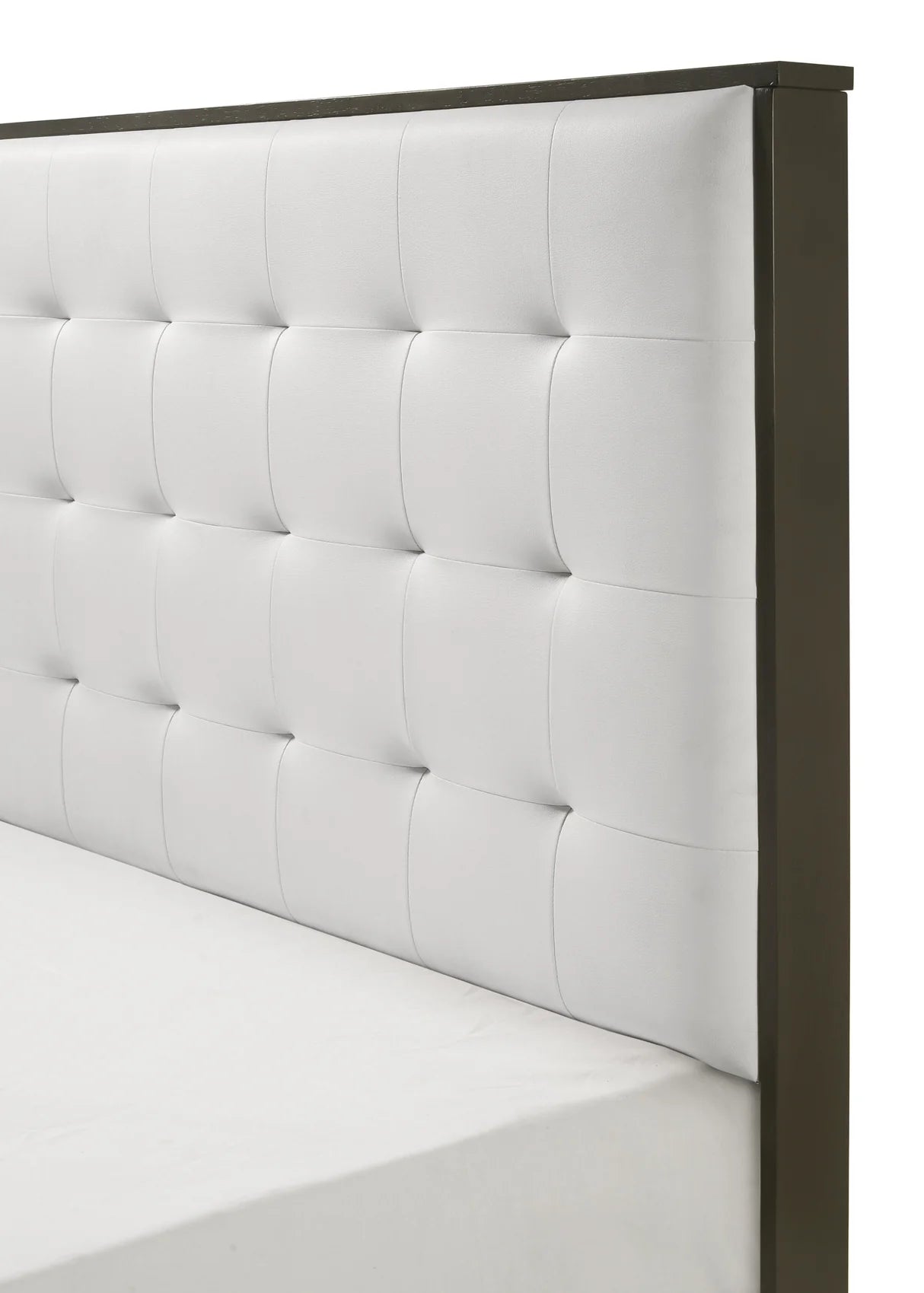 Sharpe Tufted Bedroom Set with Metallic-Trim Accents
